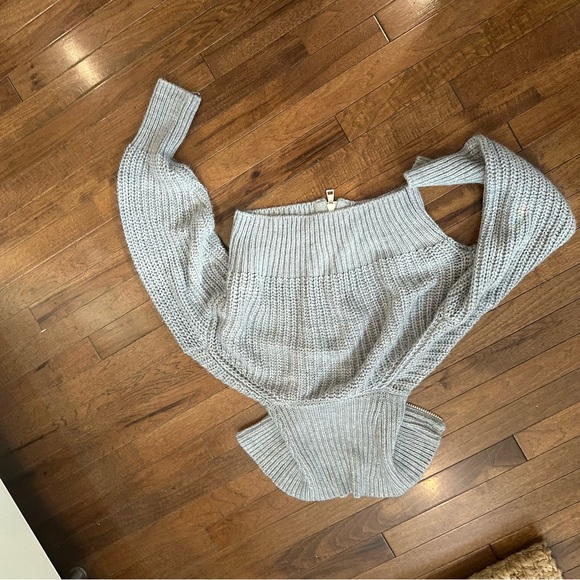 Urban Outfitters Cropped Grey Zip Up Sweater chunky knit with large collar M - Picture 8 of 11